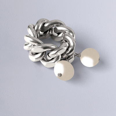 PEARLS RING